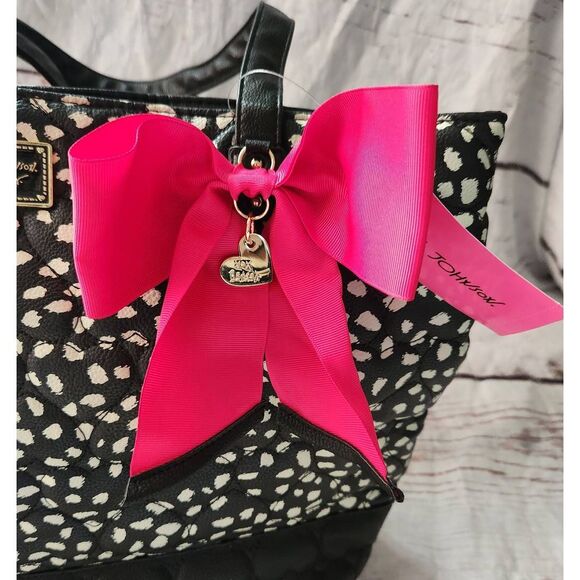 Betsey Johnson Be Mine 2 Tone Quilted Heart Tote NWT - Picture 5 of 5